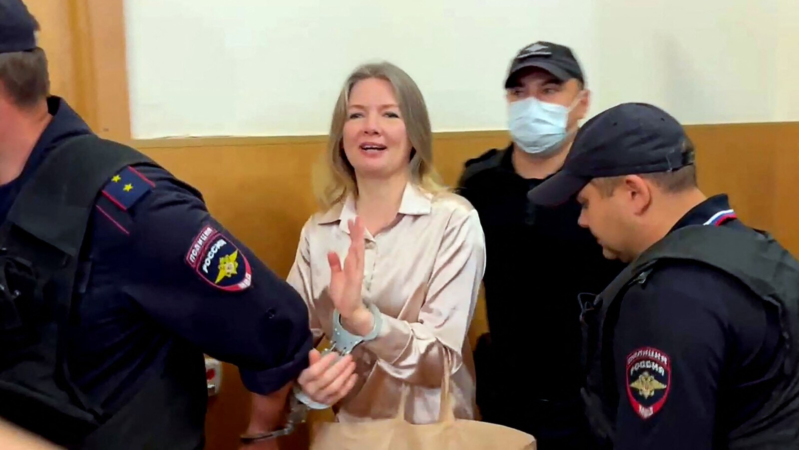 Russian Journalist Olga Komleva Gets