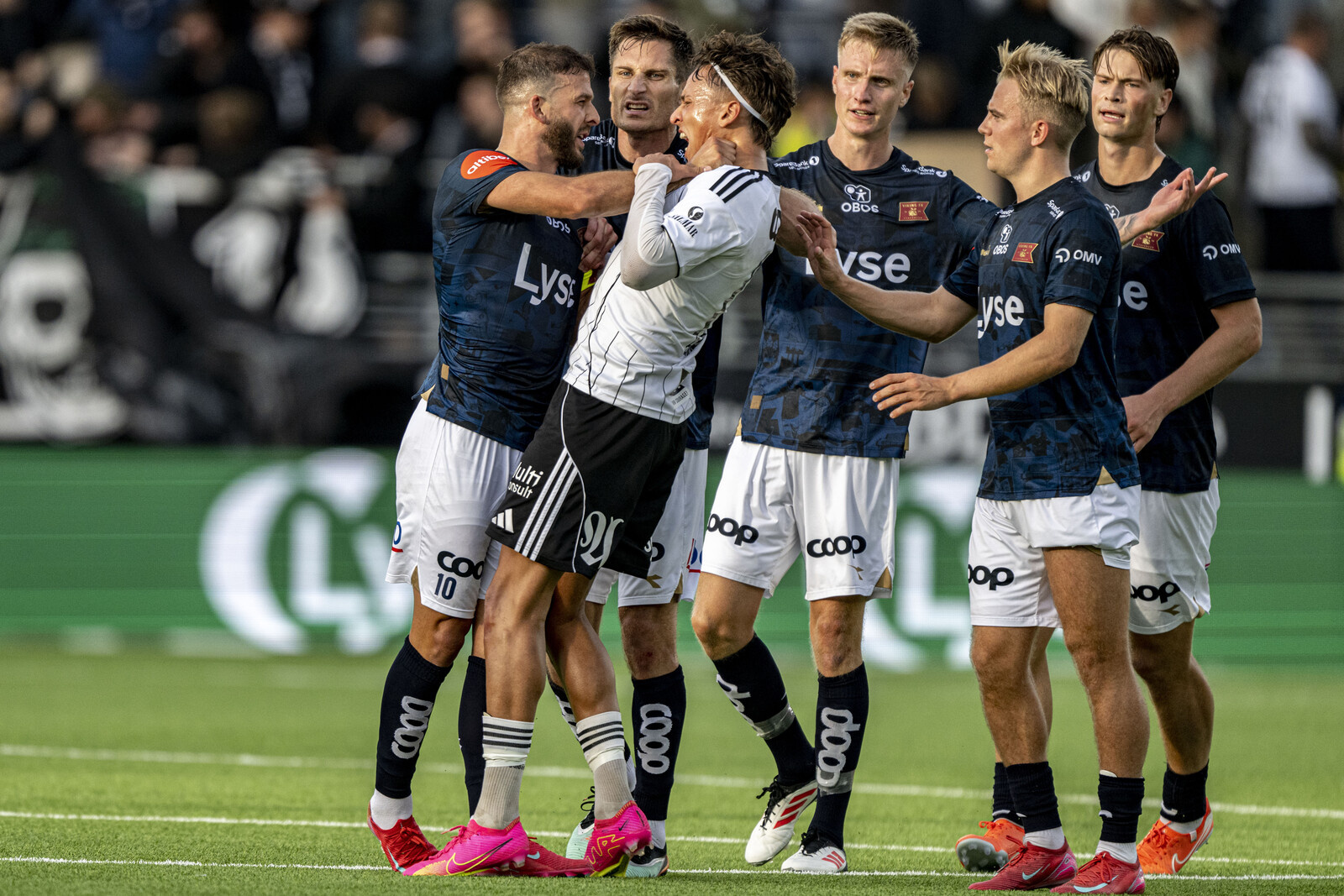 Swedish Coach's Chokehold Sparks Controversy