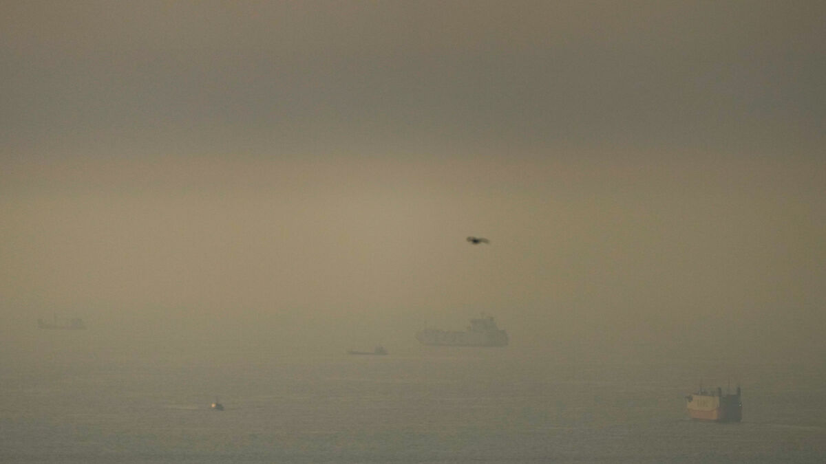 Zombie Ship Carrying Liquefied Natural Gas Makes Its Way Through the Strait of Hormuz