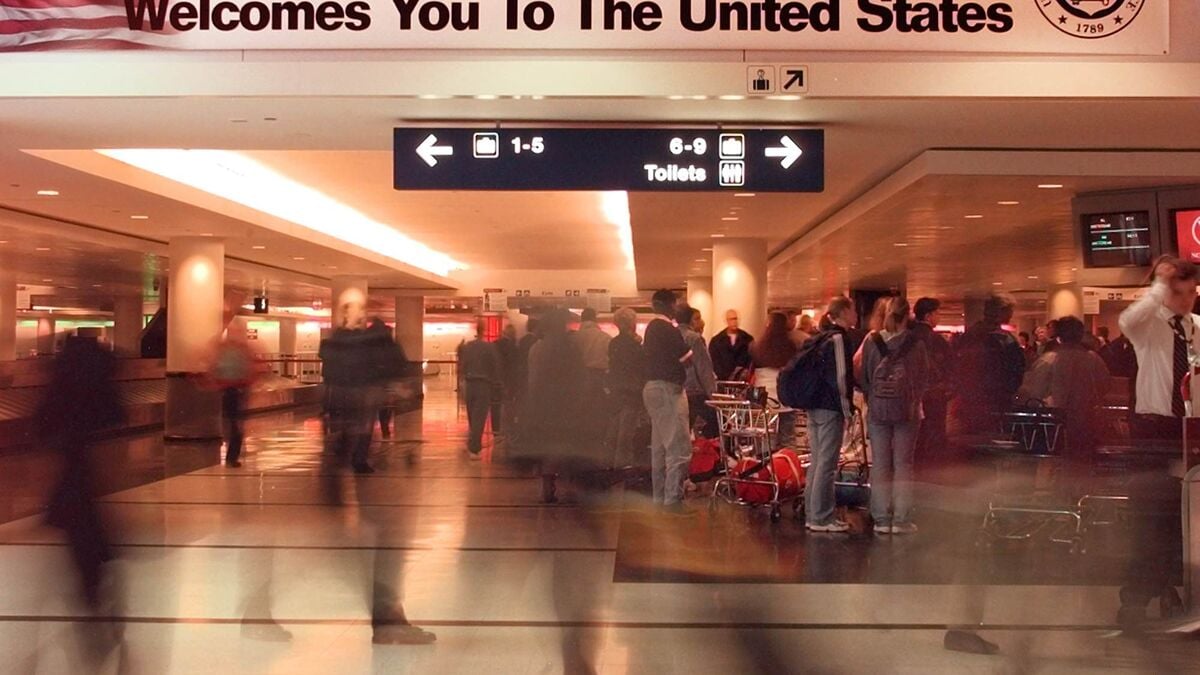US to revoke 200,000 visas issued to asylum seekers, report says