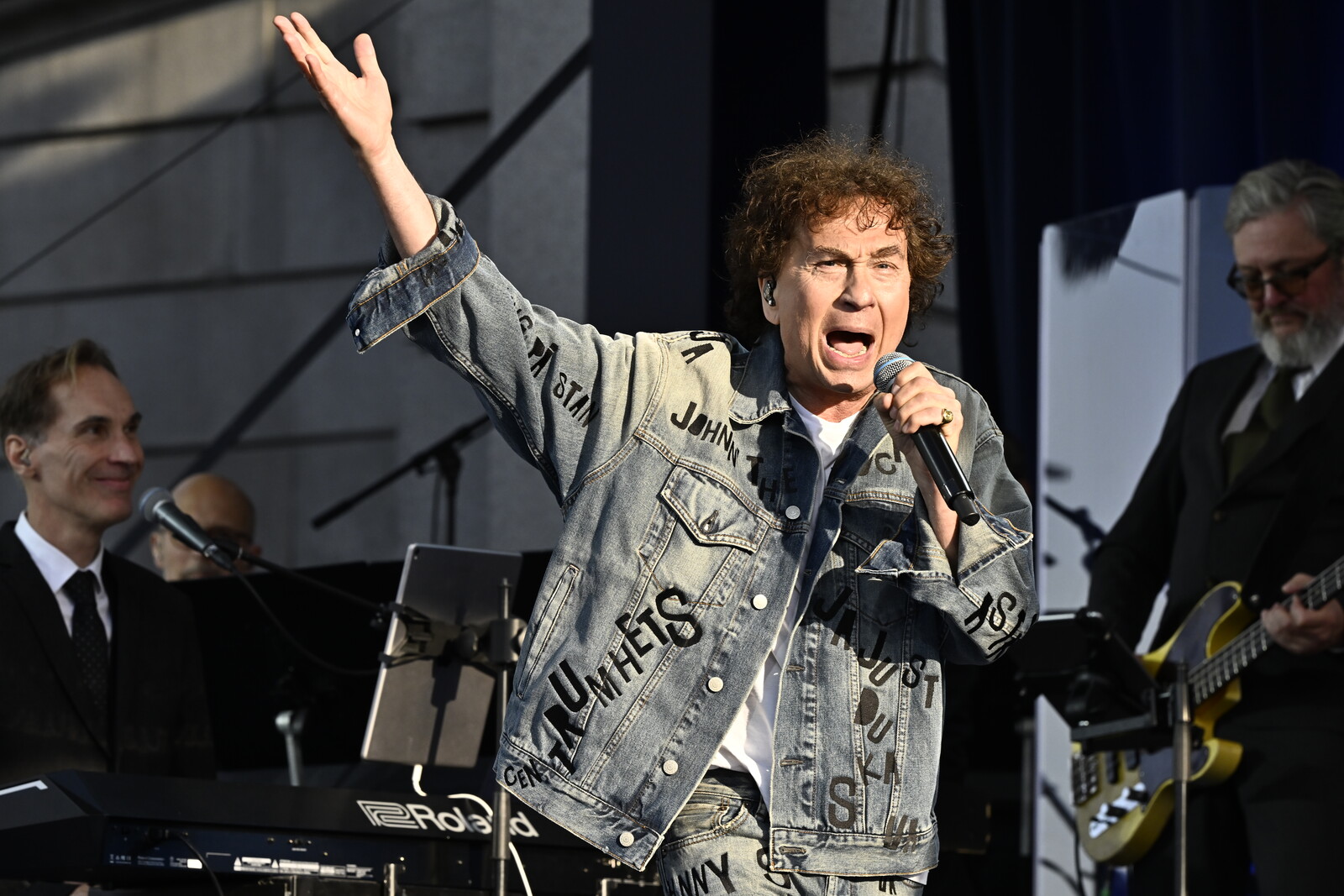 Magnus Uggla's Gothenburg Shows Continue After Summer Break