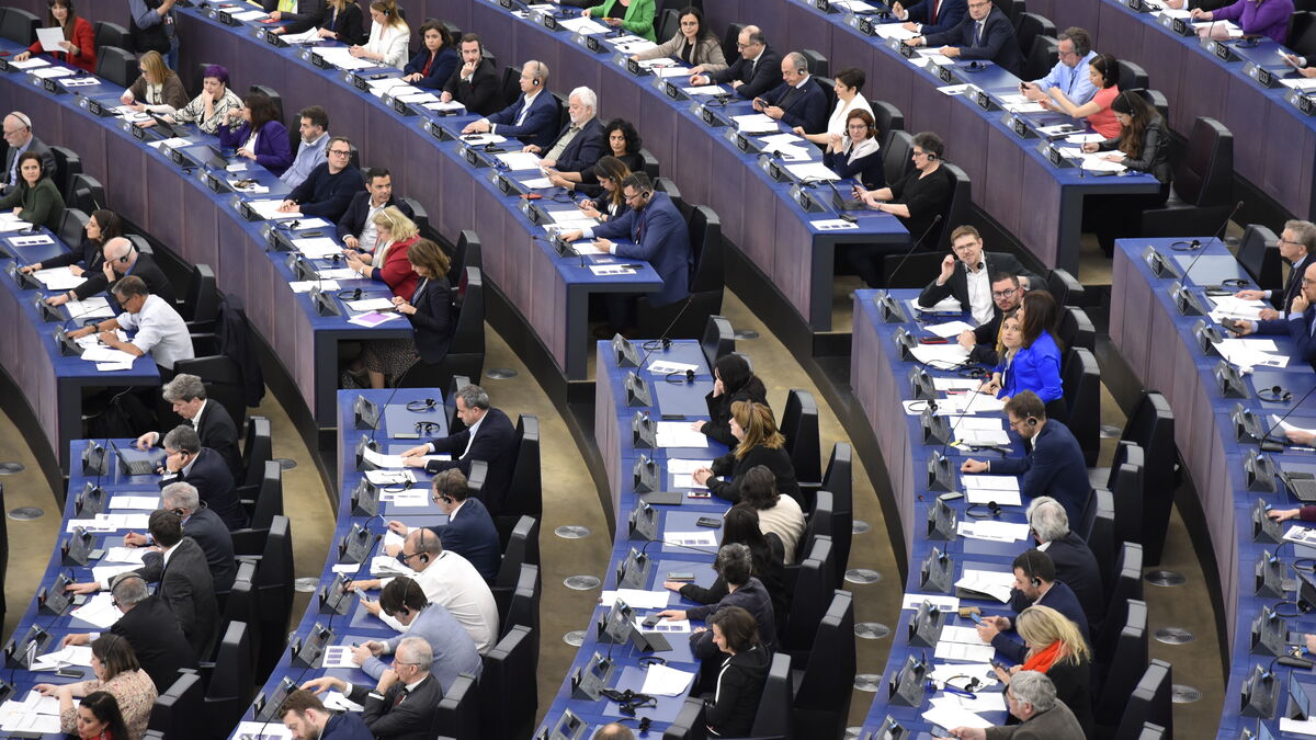 Tougher deportation rules hammered out in the European Parliament