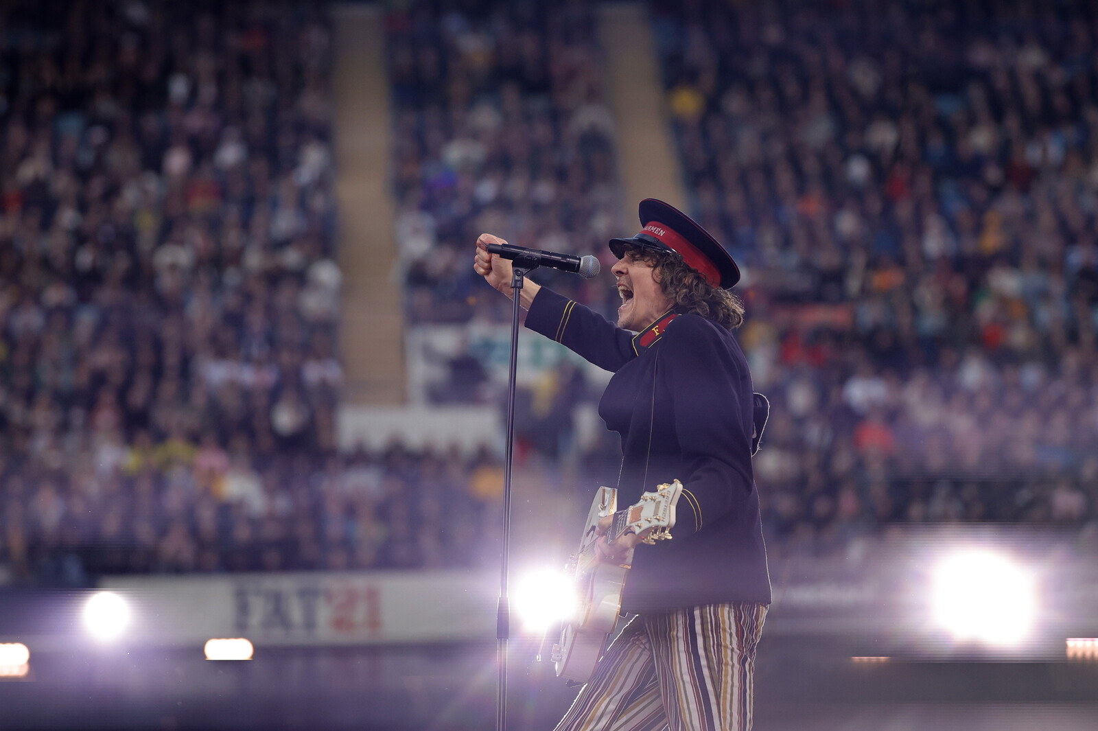 Håkan Hellström Thrills Critics with Record-Breaking Ullevi Concert