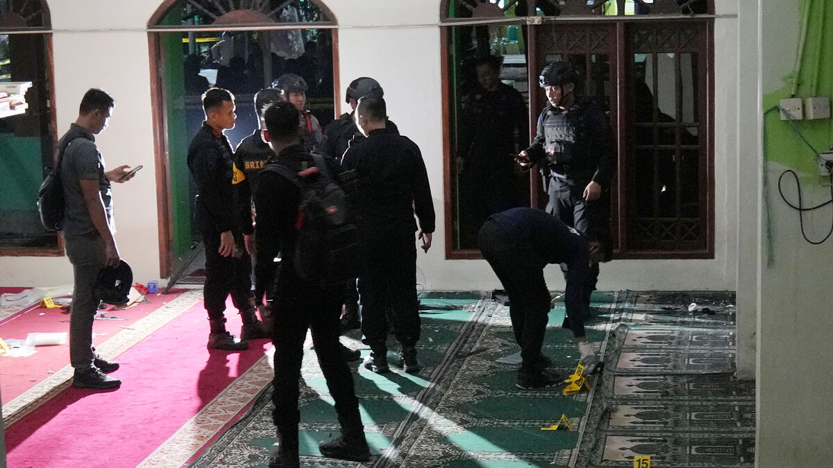 Nearly 100 injured in school