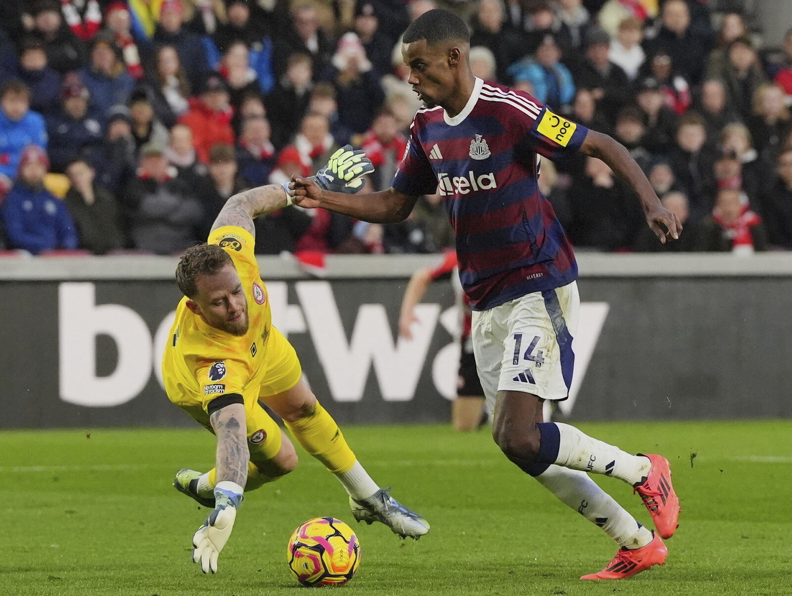 Goals and misses for Isak in Newcastle's defeat