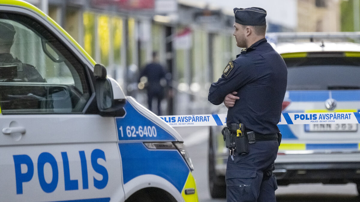Man in his 20s dies