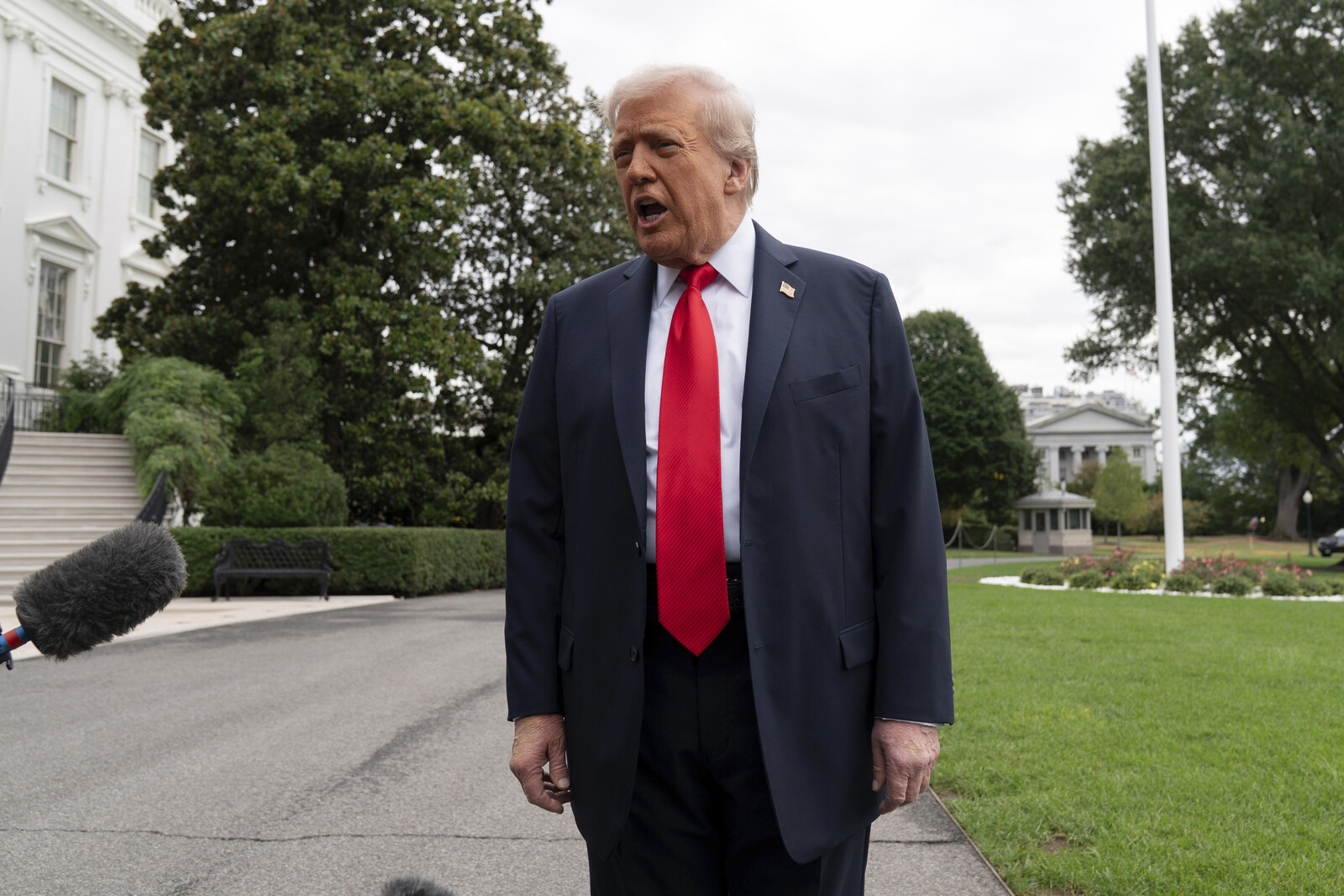 Trump Issues Final Warning to Hamas on Hostage Settlement