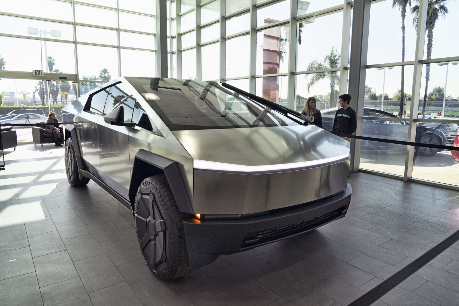 Tesla Recalls Cybertrucks, Market Dips Amid Fed Rate Hold