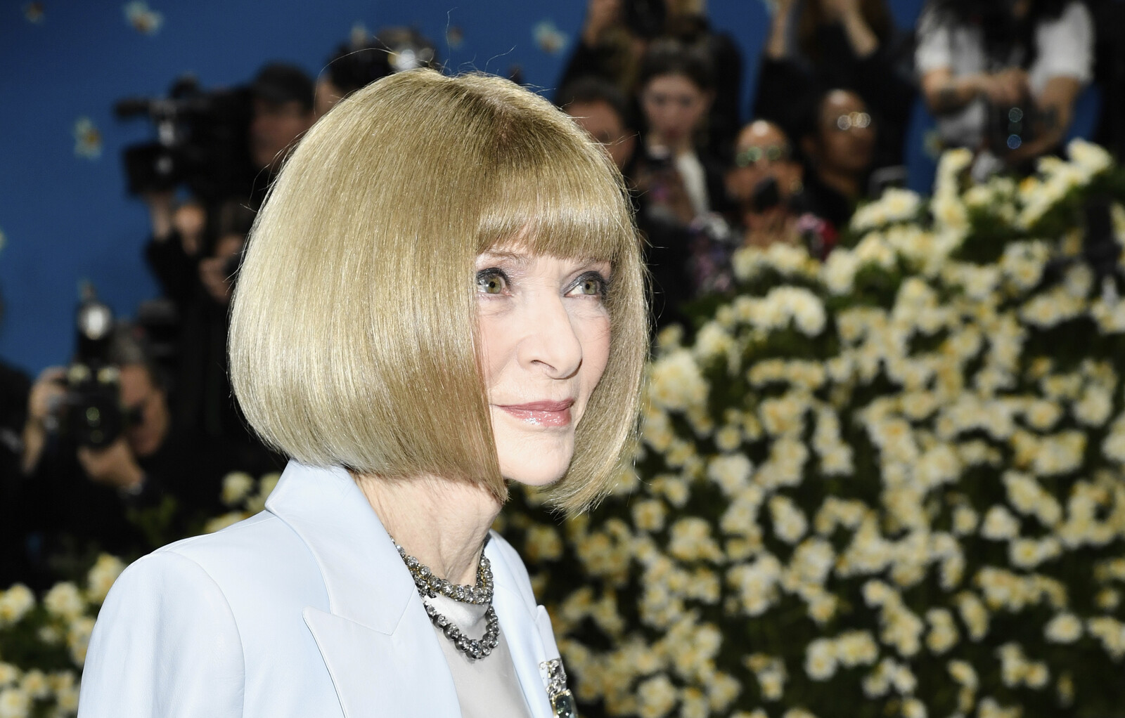 Anna Wintour Steps Down as Vogue Editor-in-Chief After 37 Years