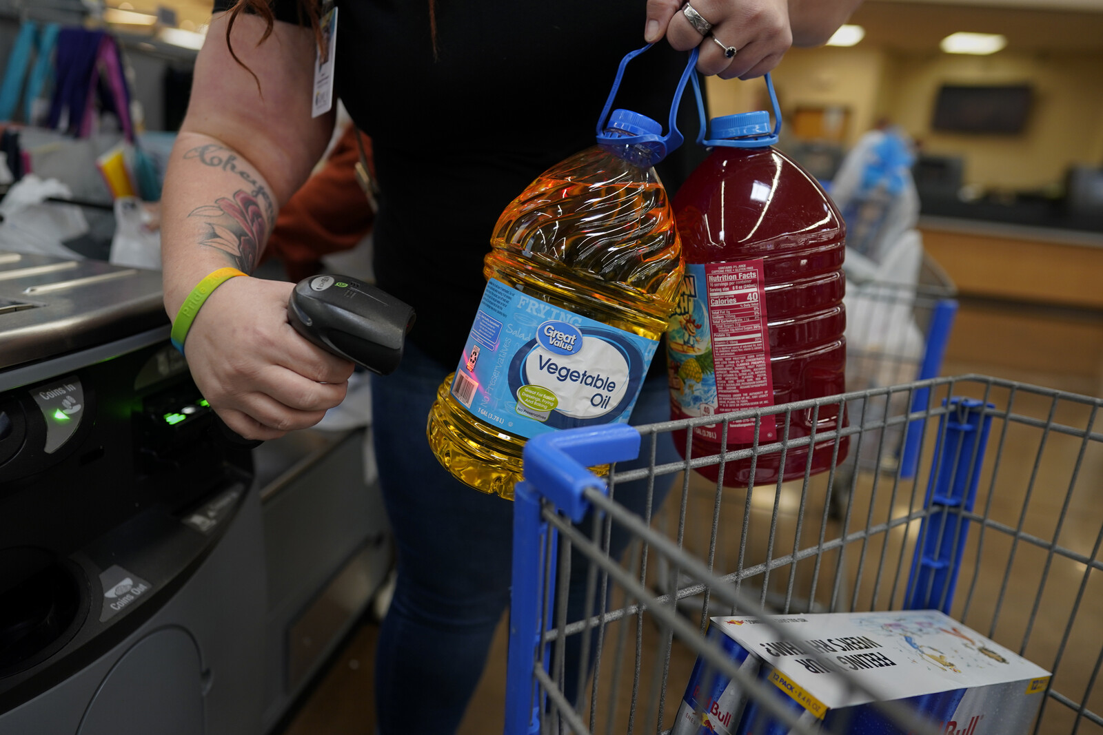 Retail trade in the USA increased unexpectedly