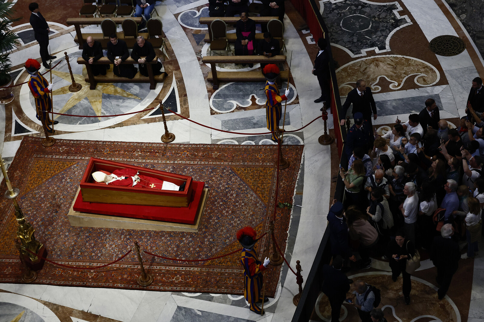Thousands Gather to Pay Respects to Pope Francis at St. Peter's Basilica