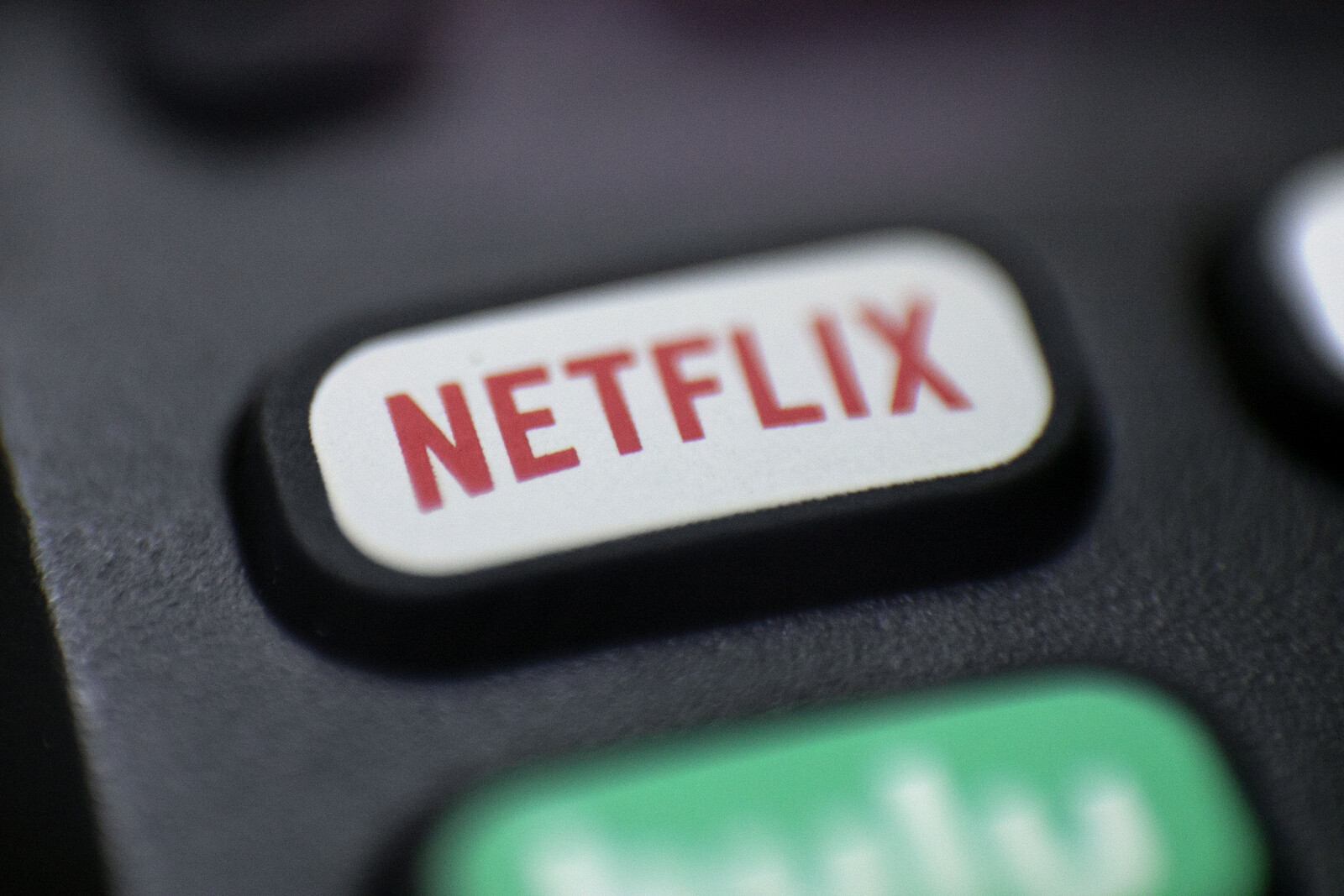 Netflix reports – exceeds expectations