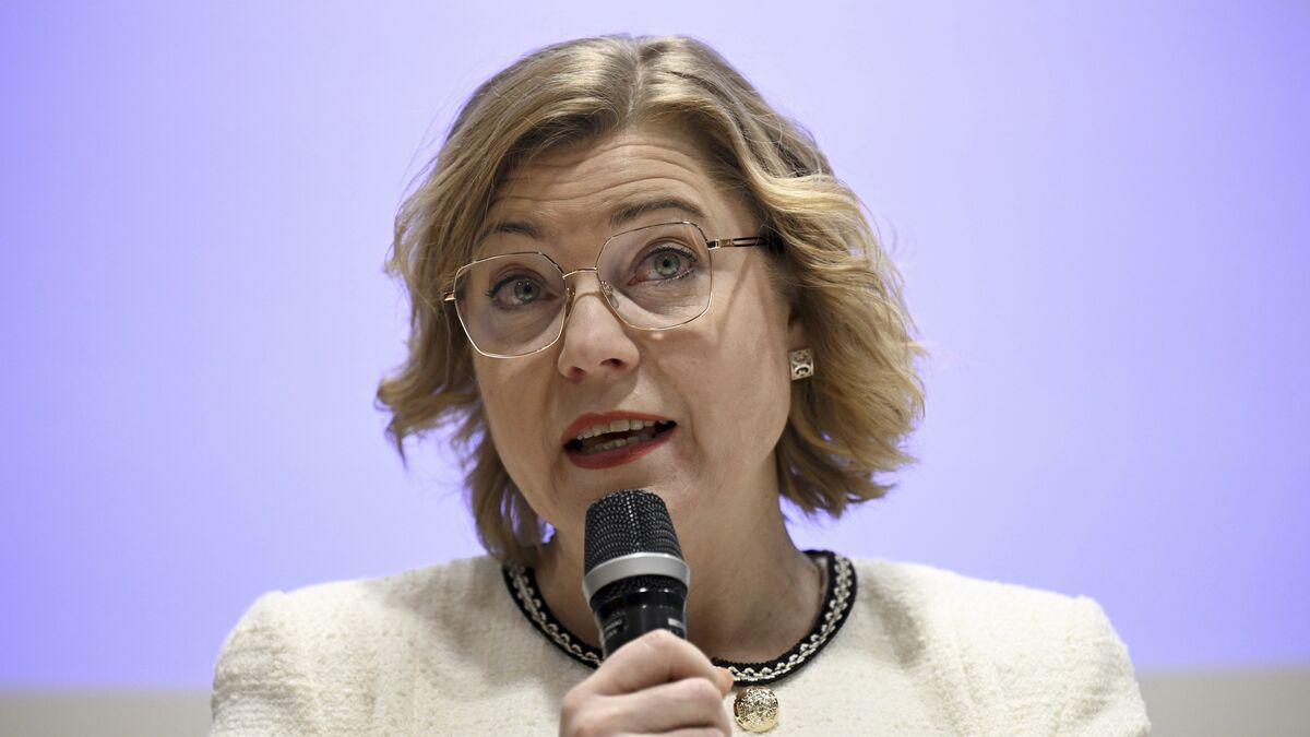 EU warns of tougher measures against cloud giants