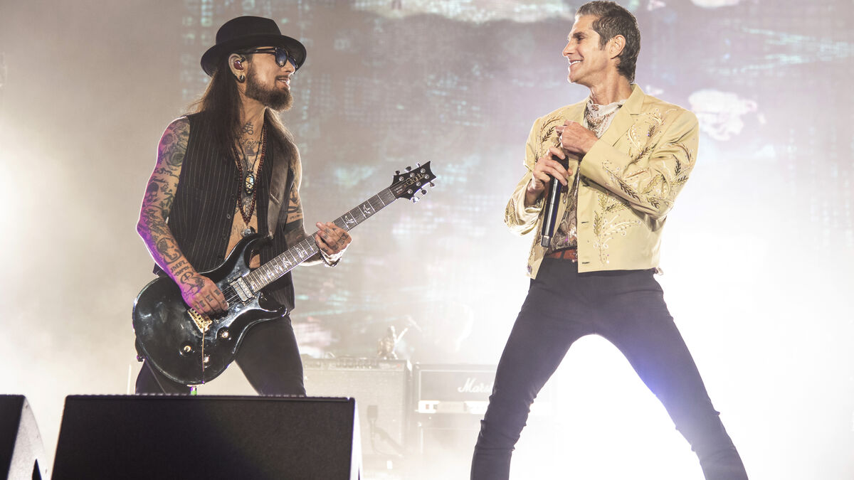 Jane's Addiction splits up –