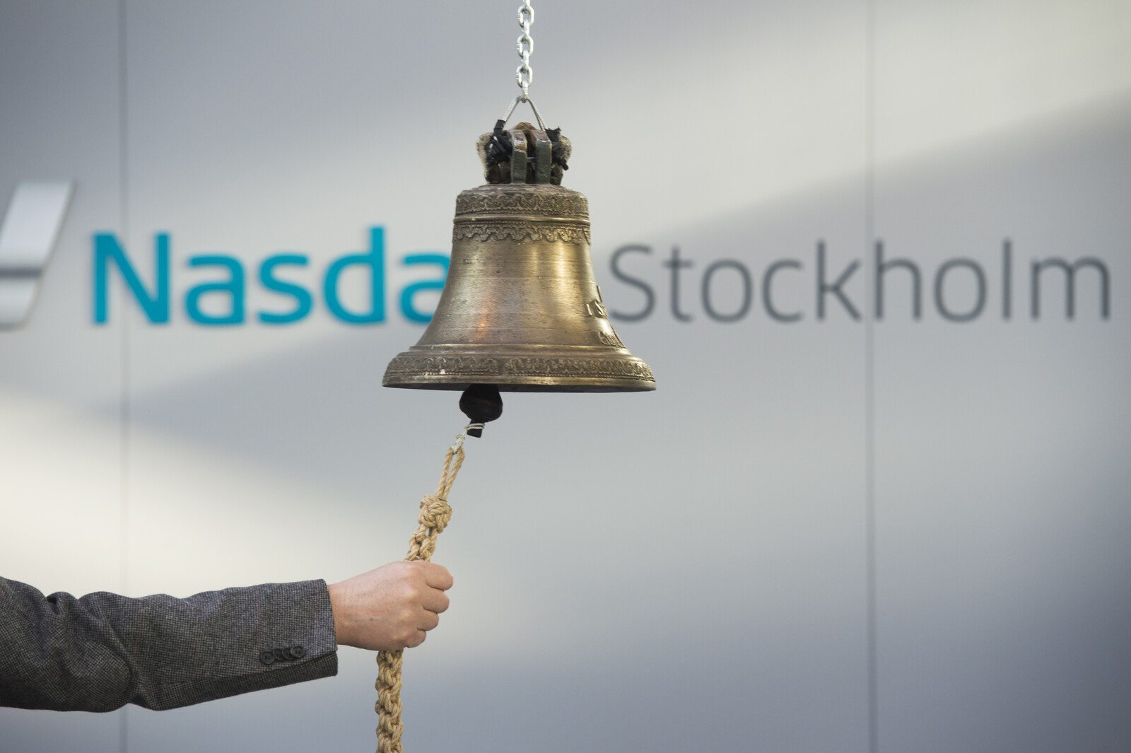 Stockholm Stocks Plunge 3.4 Percent After Trump's Tariff News