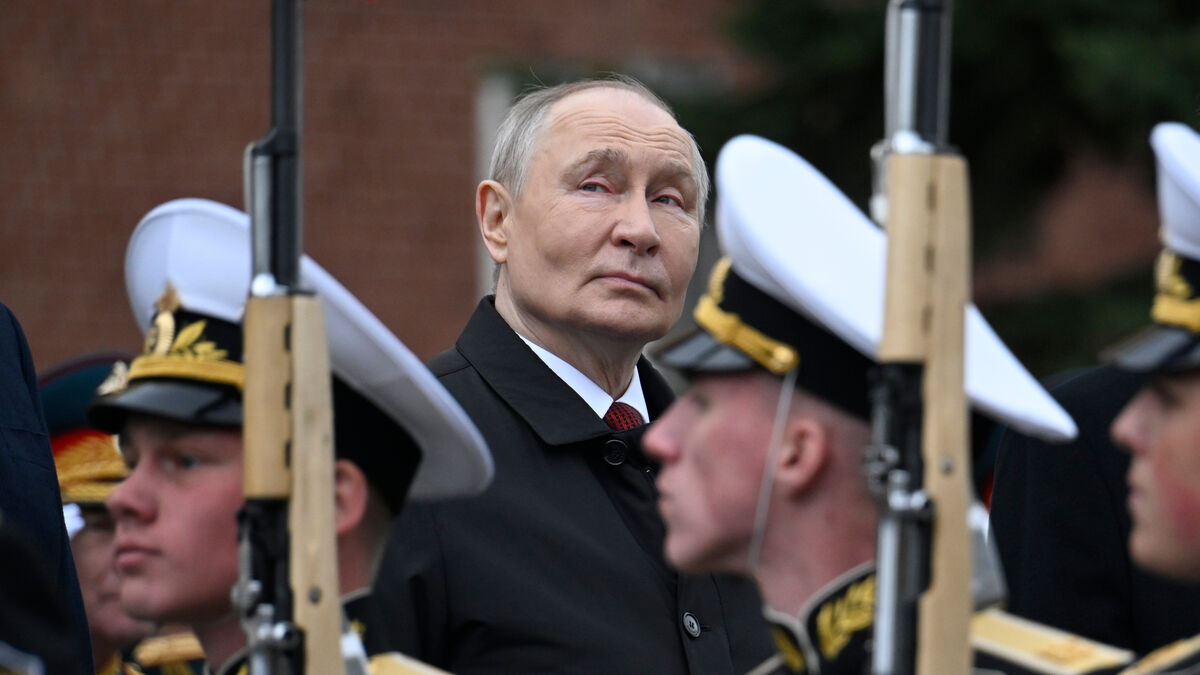 Mobile networks shut down in Moscow as Putin spoke