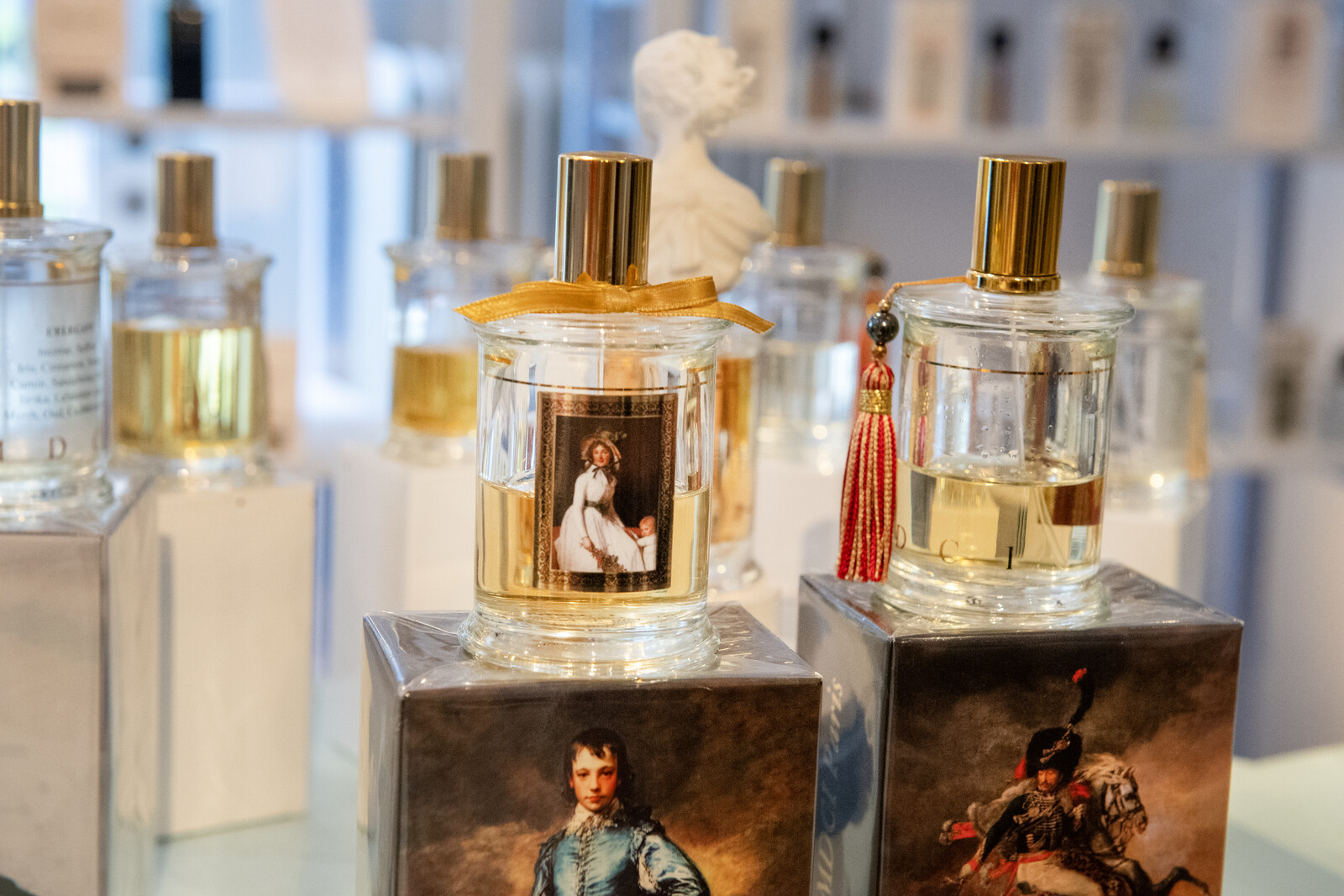 Second-Hand Perfume Sales Surge Among Younger Buyers