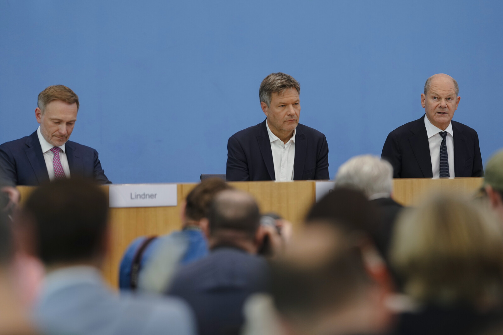 German Budget Crisis - Crisis in the Government