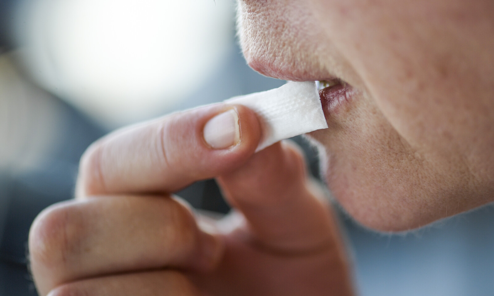 White Snus Linked to Long-Lasting Mouth Injuries, Study Finds