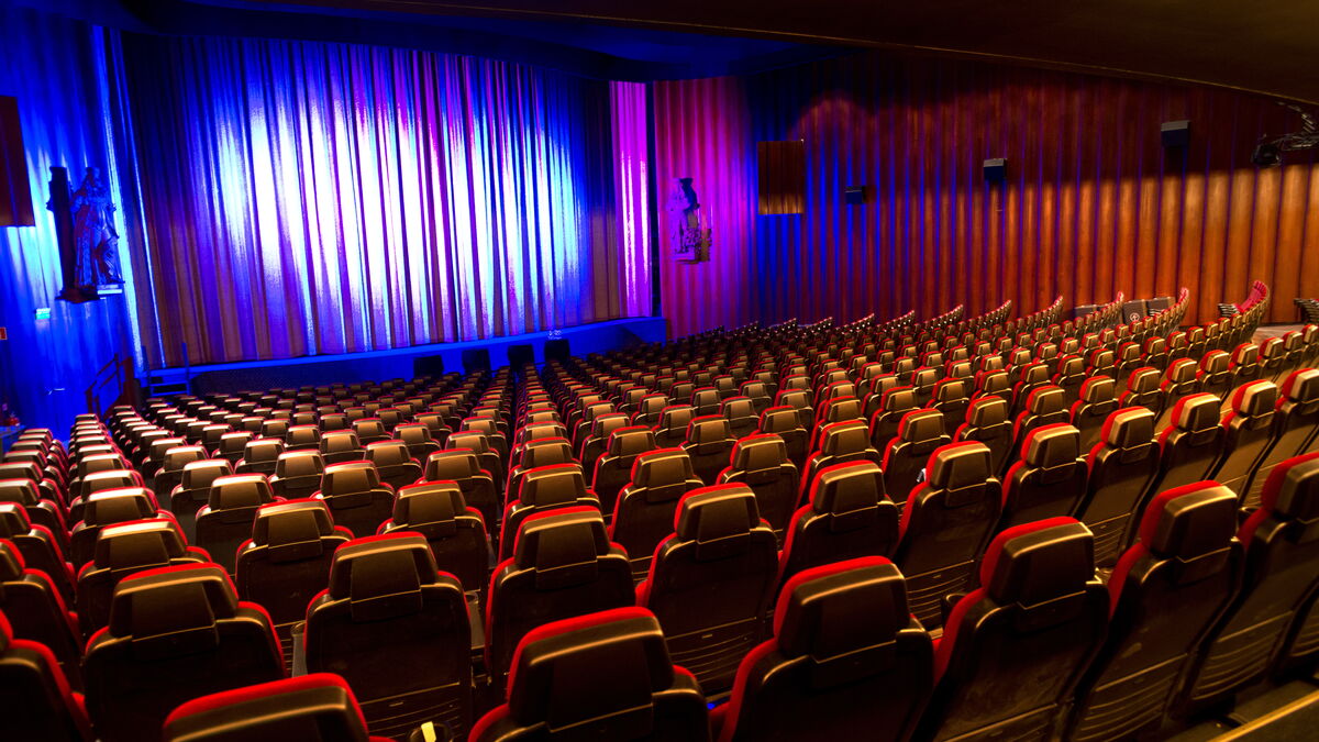More cinemas seek alcohol licences as demand rises