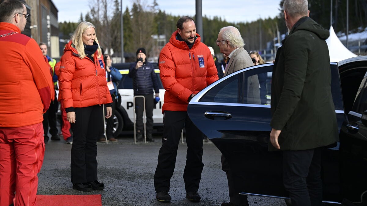 King Carl Gustaf congratulates godson Haakon on becoming Norway’s new king