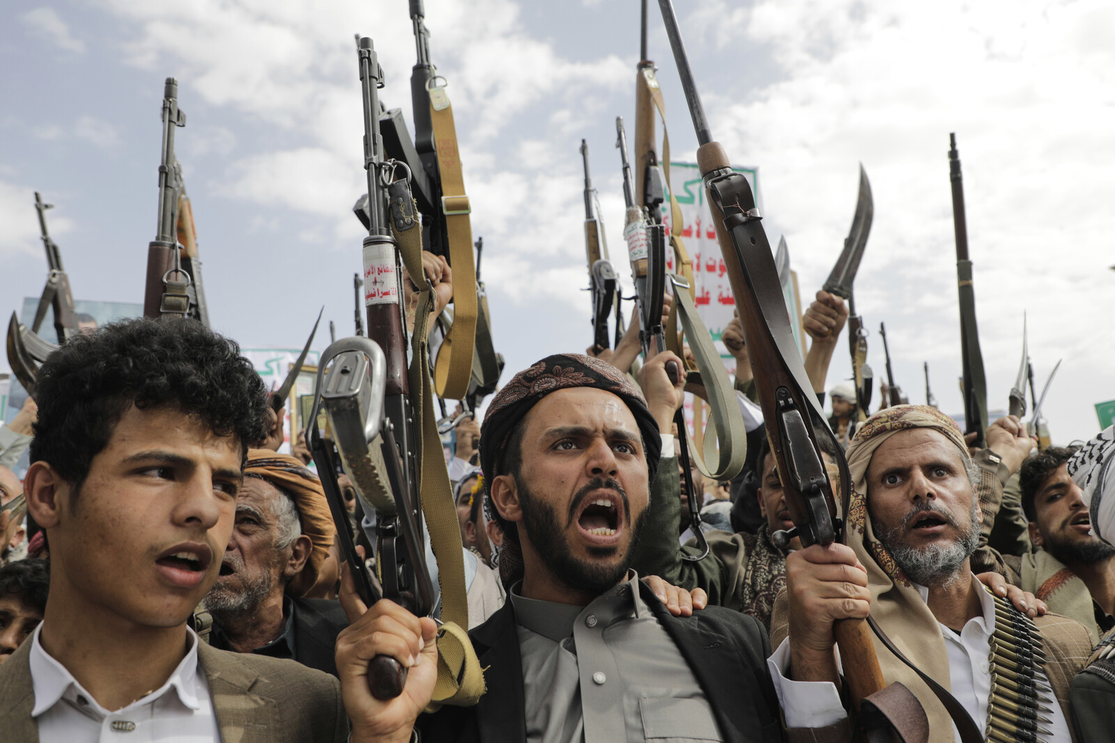 Israel Strikes Houthi-Controlled Ports in