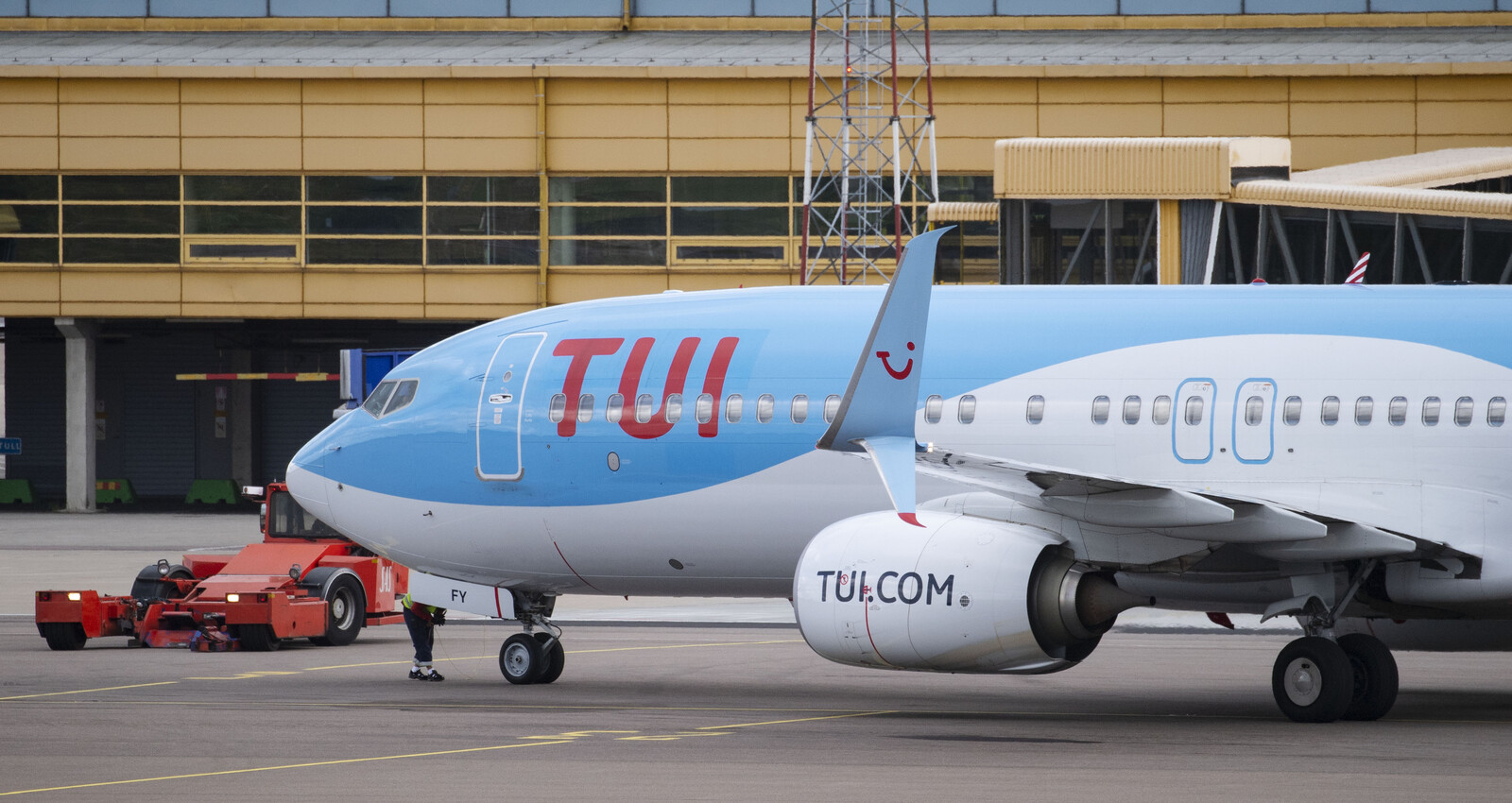 Charter Flight to Gothenburg Diverted Due to Unruly Passenger