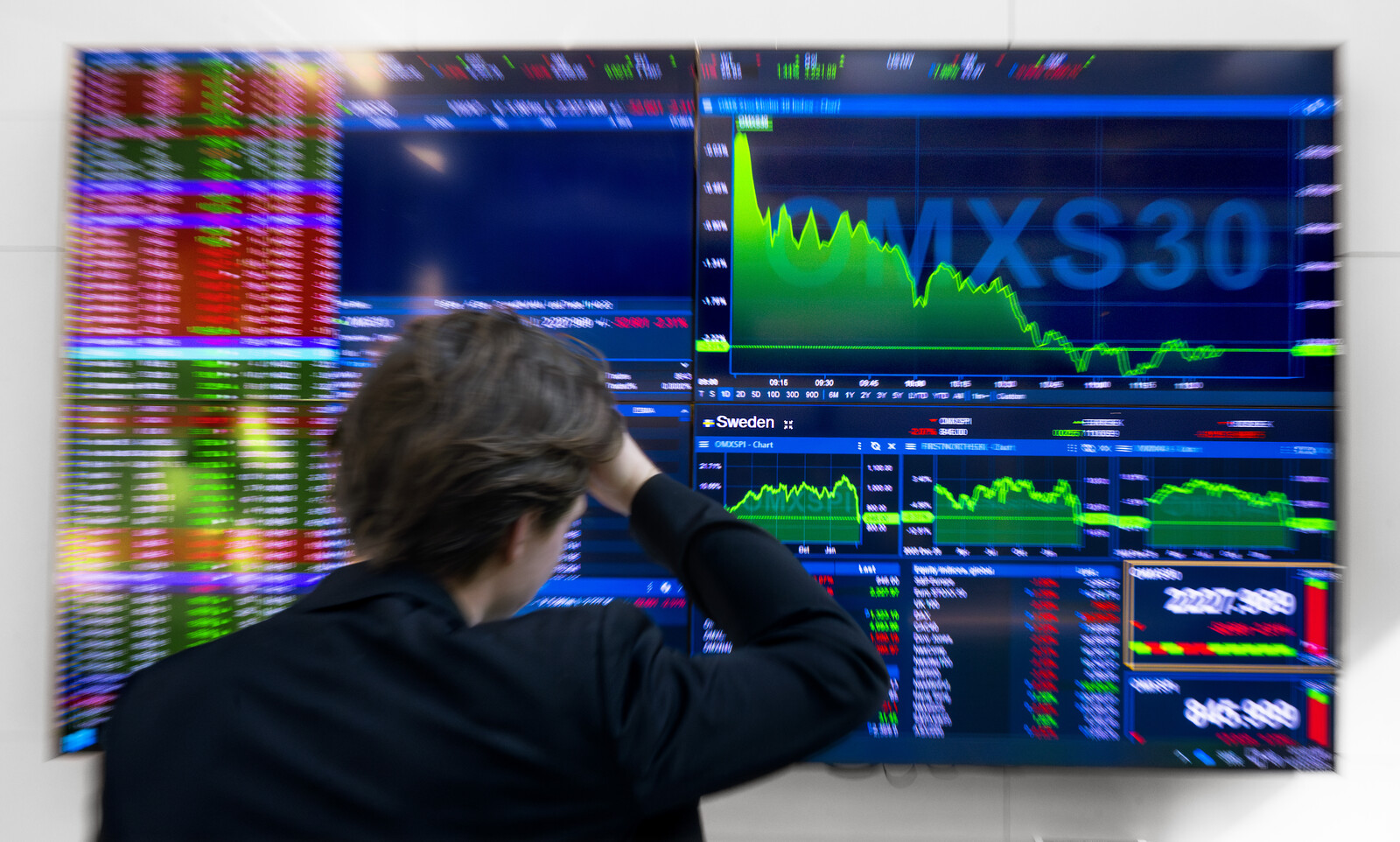 Global Stock Markets Rise Slightly Ahead of Expected US Rate Cut