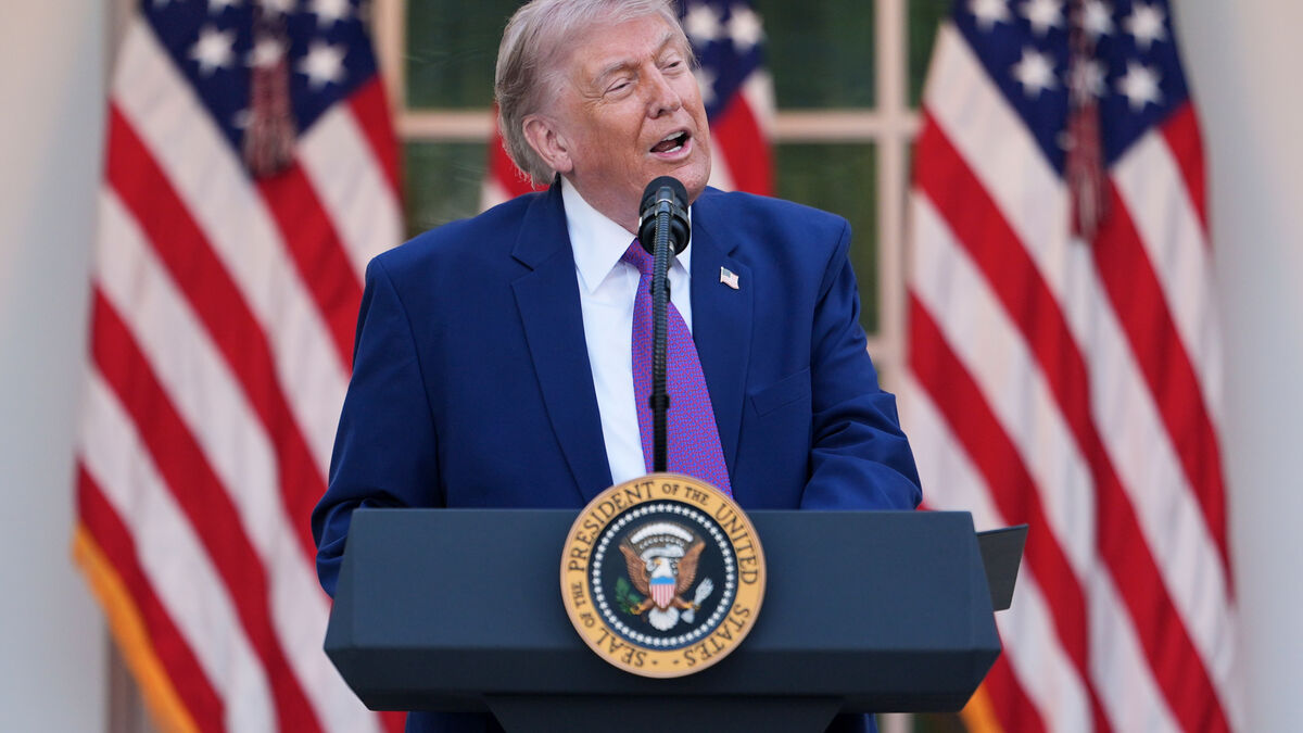 Sources: Trump considering resuming strikes on Iran
