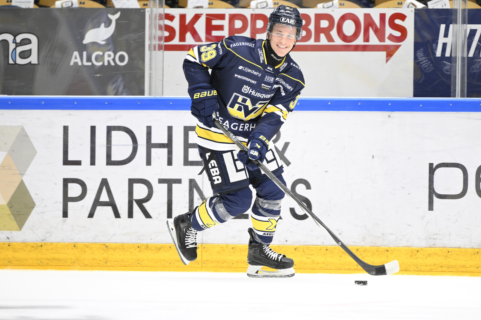 Modo back as giant - fell in anxiety meeting