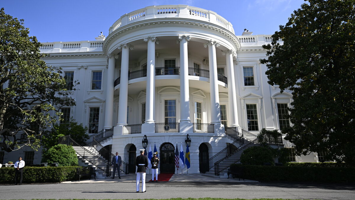 Ex-White House teleprompter operator ordered to pay $1.7 million over Trump speech trades