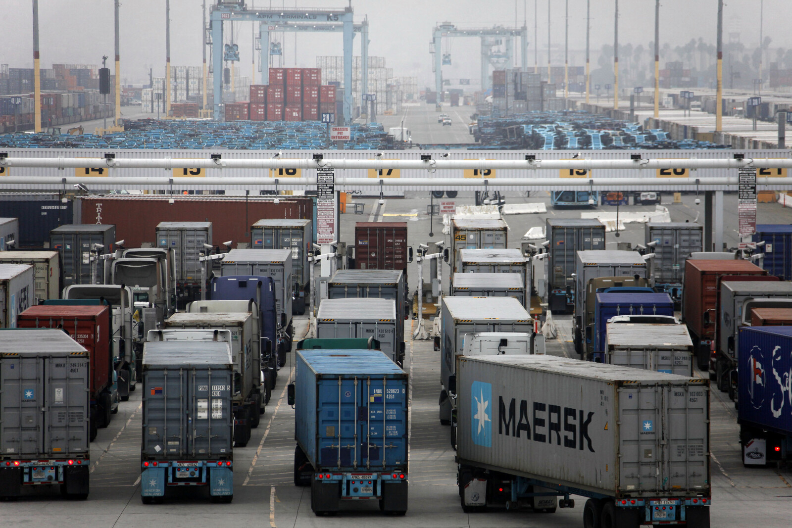 US Imports See Record 19.8% Drop in April