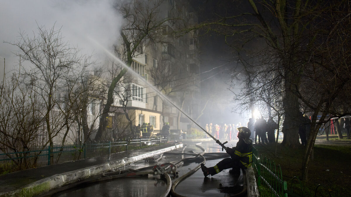 More Russian attacks on Ukraine