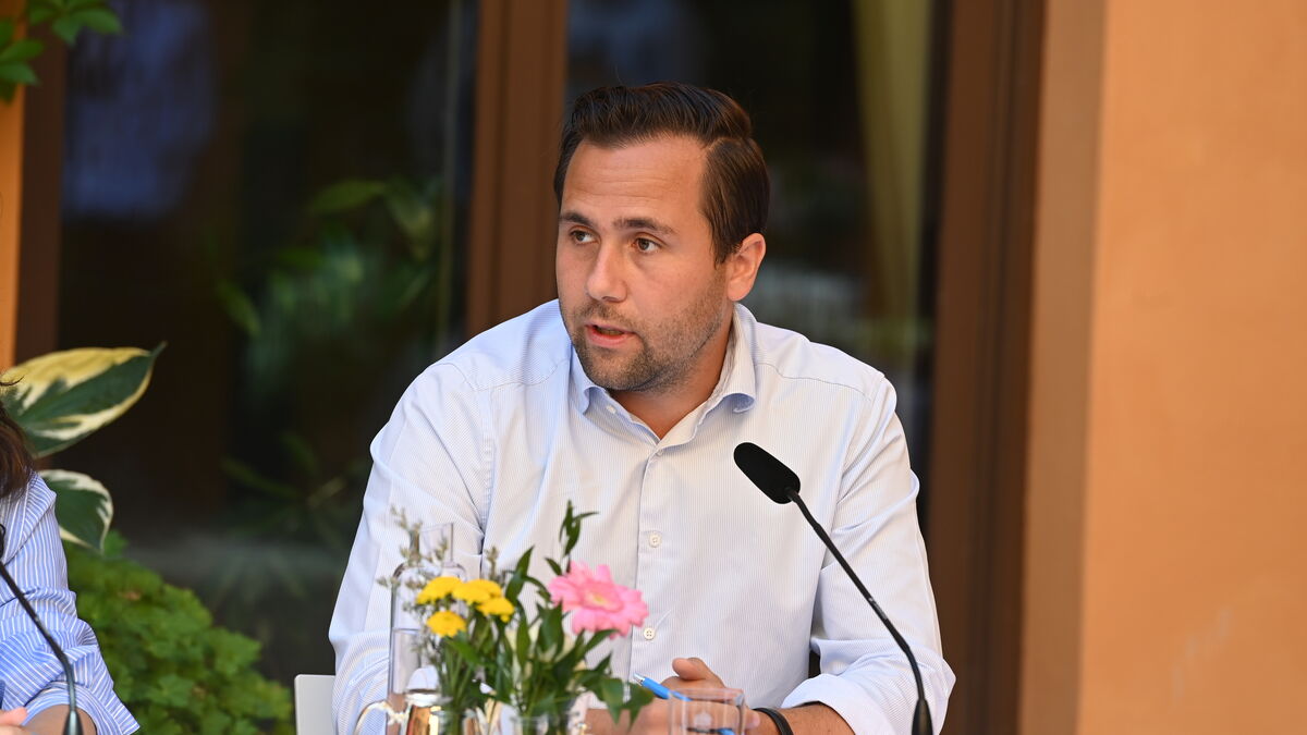 Dousa: No sensitive information leaked