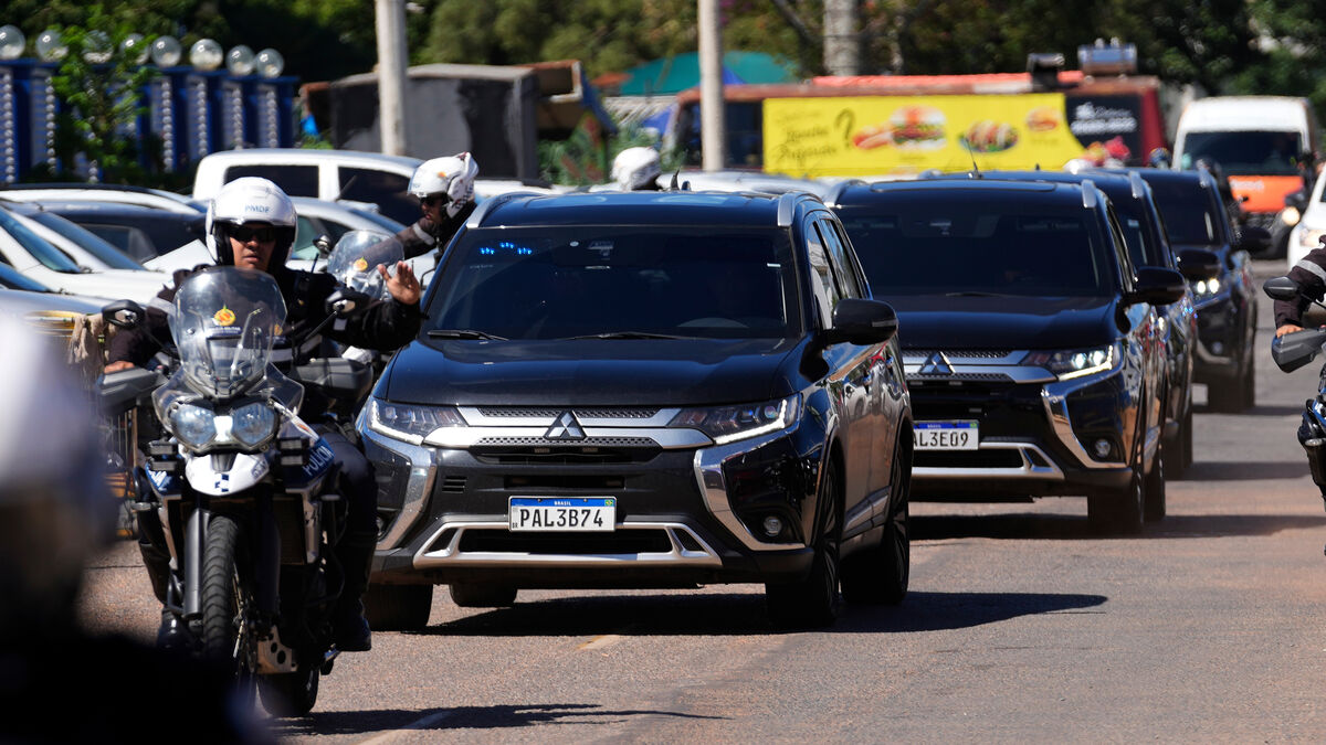 Imprisoned ex-president Bolsonaro taken to