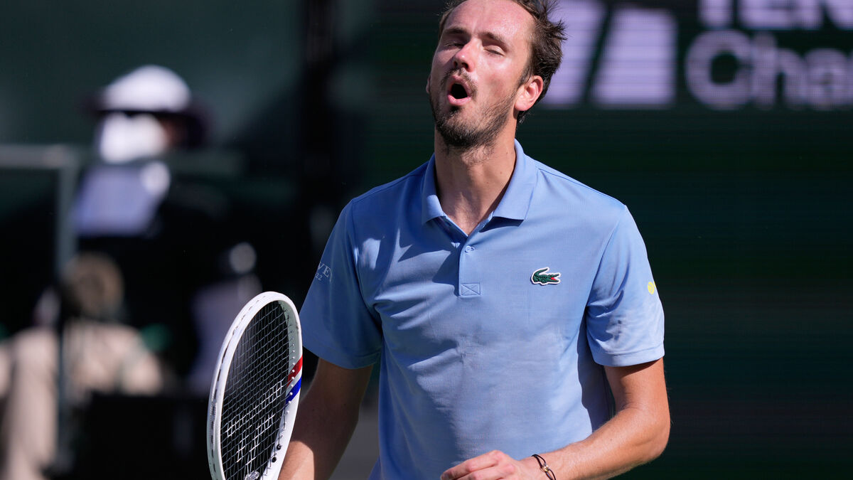 Daniil Medvedev's outburst after being zeroed 0-6, 0-6 at Monte Carlo