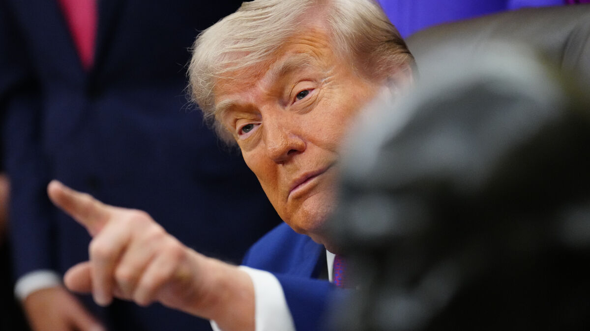 Trump will hold talks with Cuba