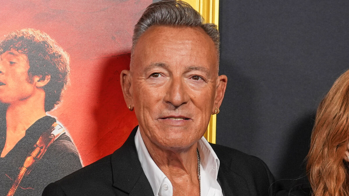 Trump dismisses Bruce Springsteen's protest
