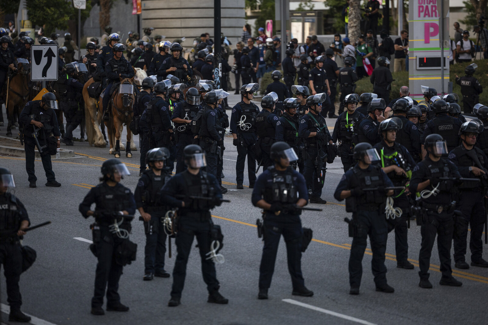 Mayors Urge End to Immigration Raids in Los Angeles Area