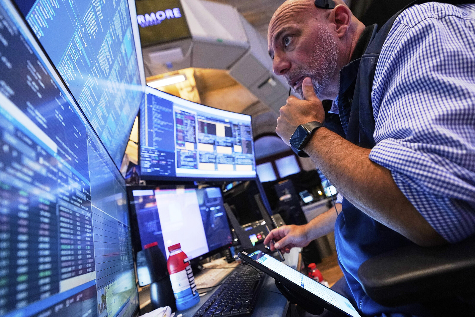 Nvidia Leads Wall Street with Record Gains Amidst Market Stability