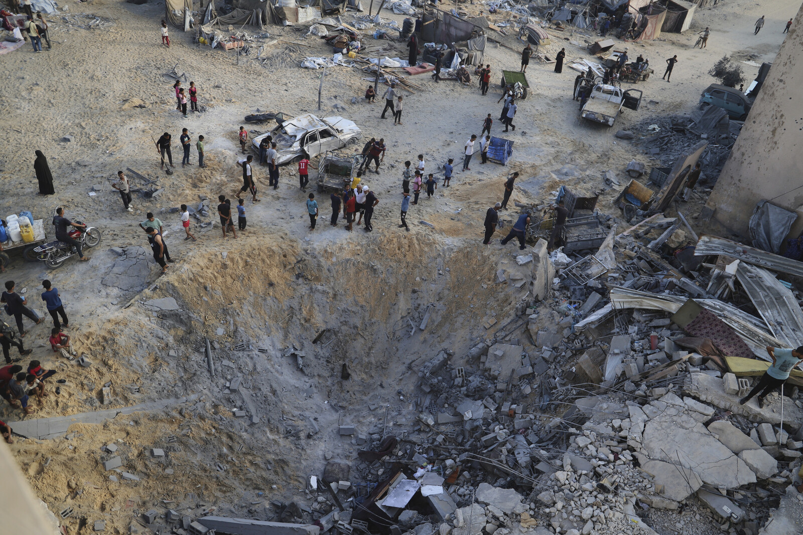30 Killed in Central Gaza
