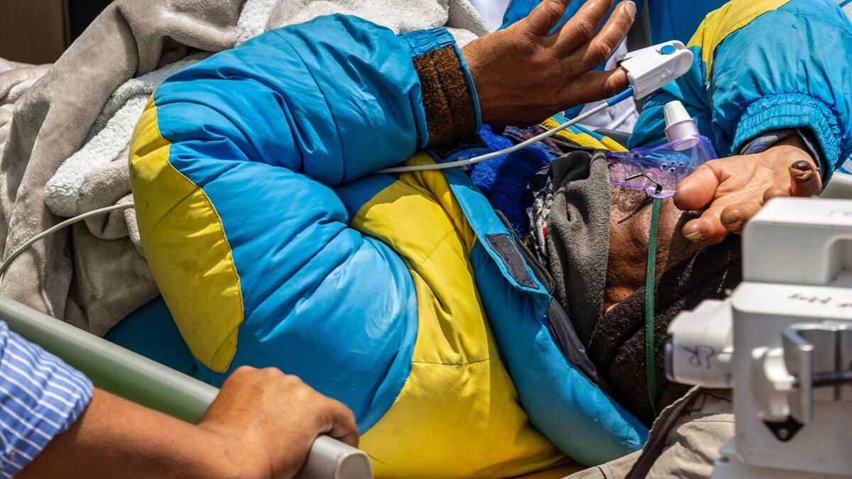 The miracle on Everest: Dawa Sherpa survived on ice and chocolate