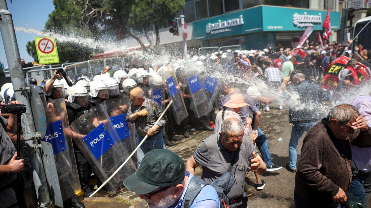 Tear gas fired at opposition