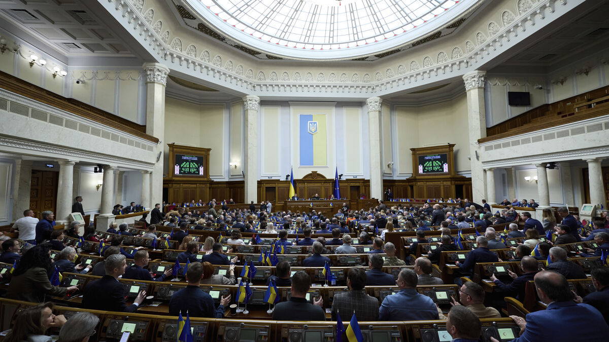 Raid on Ukraine's parliament -