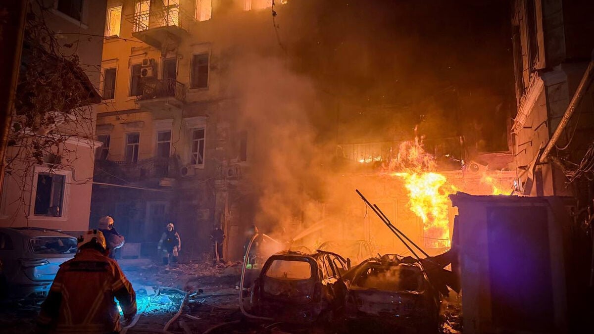 Deadly overnight attacks hit both Ukraine and Russia, killing 7 people