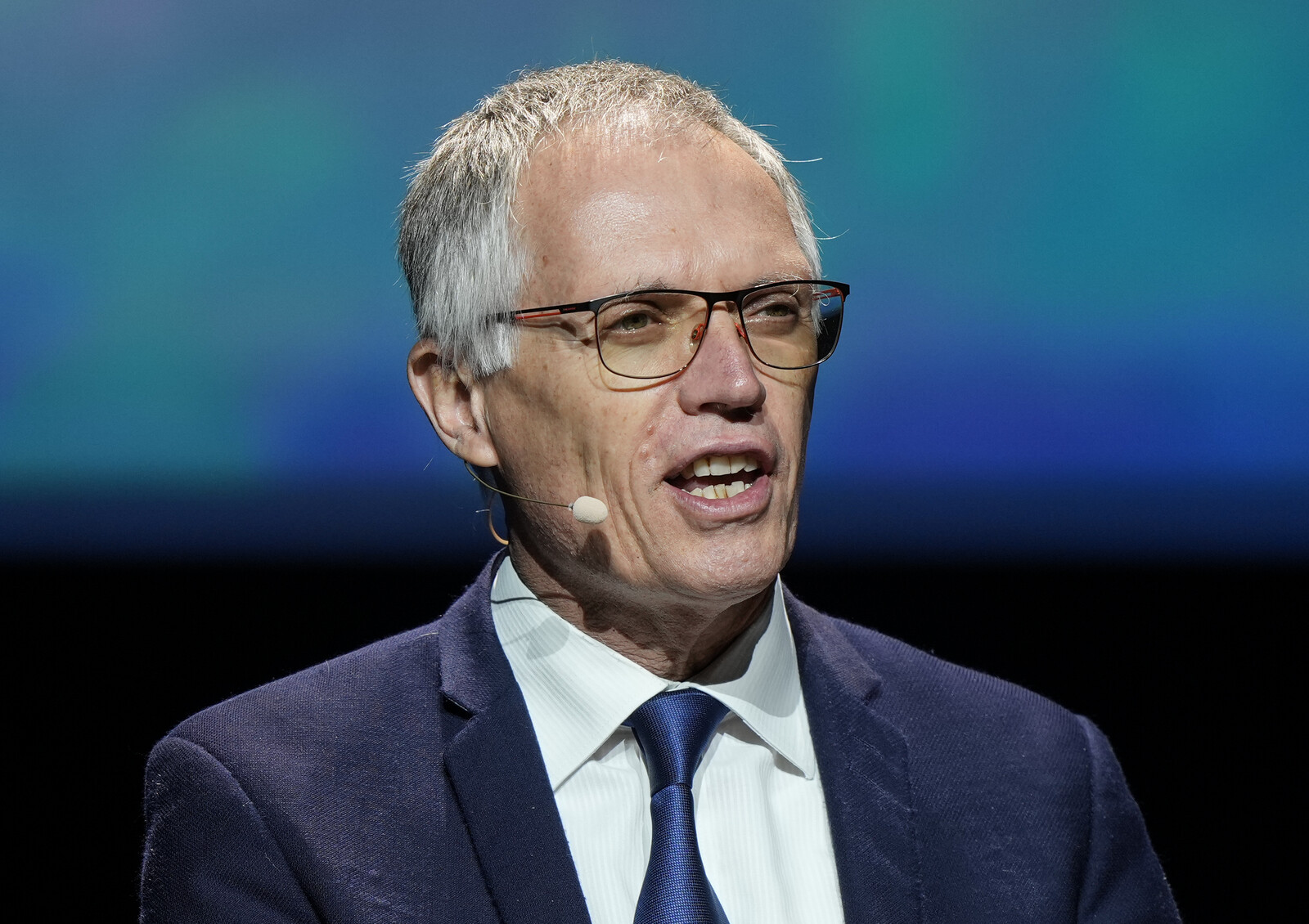 Stellantis CEO Leaves