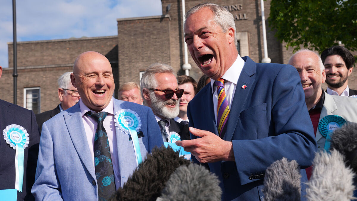 Demands for resignation within Labour as Farage celebrates in England