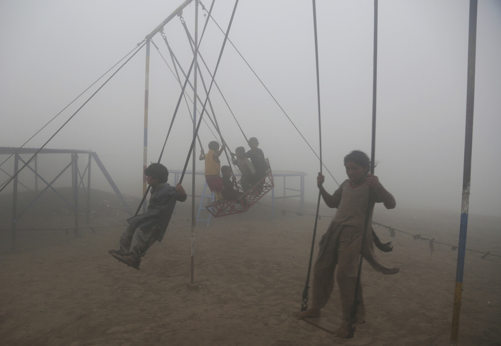 Pakistan: Schoolchildren are not allowed