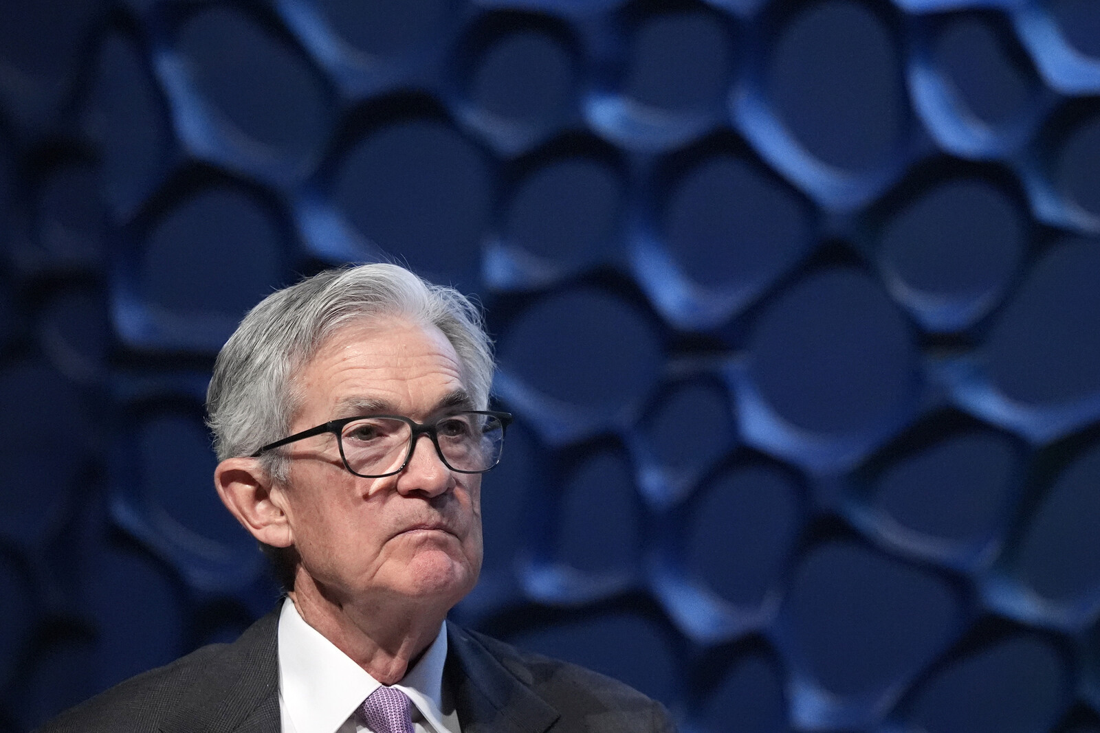 Powell: No Rush to Lower Interest Rates