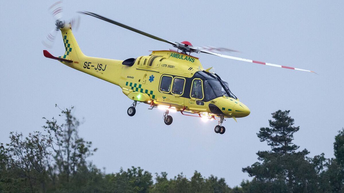 Boat hits cliff in Bohuslän, six young people injured